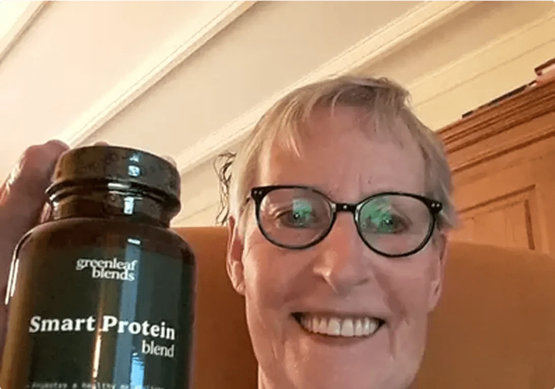 Efter en DNA test viste det sig, at min krop havde brug for mere protein, end jeg kunne indtage gennem maden ... Hver gang jeg faldt på gaden uden grund. Slået ansigtet og skrammer på kroppen... Siden jeg begyndte at tage 3 om dagen, har mine ben båret mig igen, og jeg er holdt op med at falde. Jeg føler mig selvsikker igen, når jeg går udenfor. - greenleafblends-dk